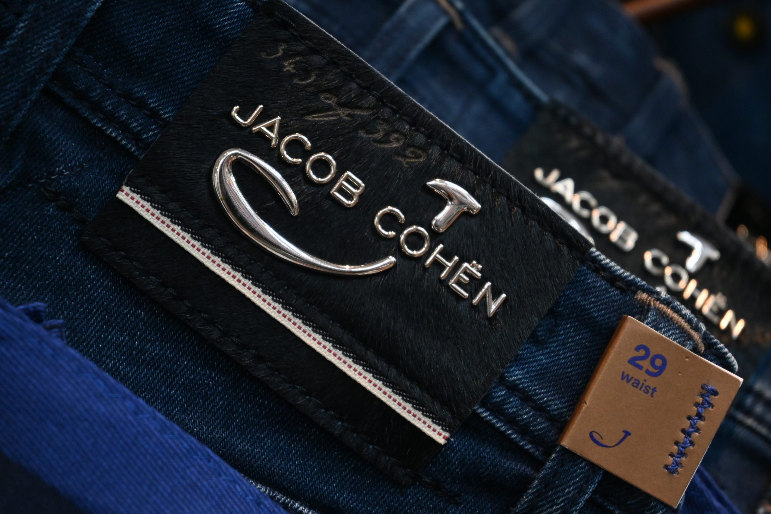 プレミアムなデニム入荷！♪JACOB COHEN(ヤコブコーエン)のLIMITED